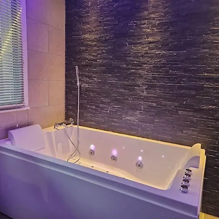 Apartment Jaccuzzi Et Ambiance