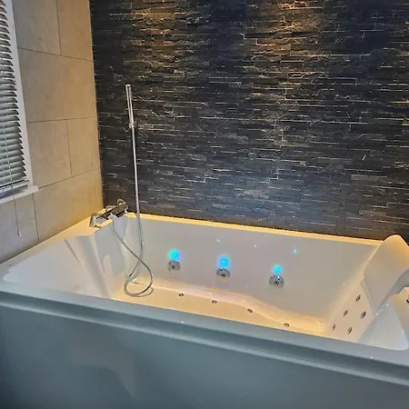 Jaccuzzi Et Ambiance Appartement